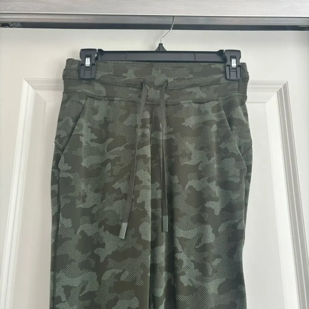 Lululemon‎ Ready To High-Rise Jogger Sz 4 Camo Athleisure Workout